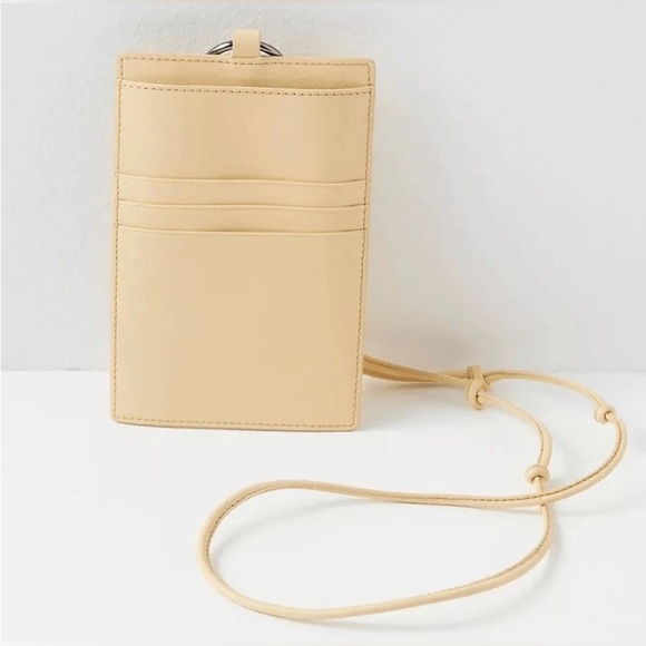 NWT FLAWED Free People Sun's Out Downtown Leather Crossbody Wallet Banana Cream - Picture 2 of 10
